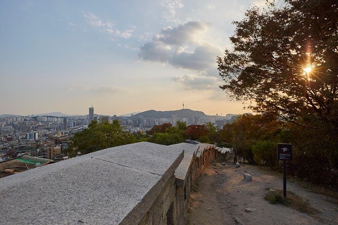 Seoul: Gyeongbok Palace, Bukchon Village, and Gwangjang Tour - Gwangjang Market finish: a real Seoul food send-off
