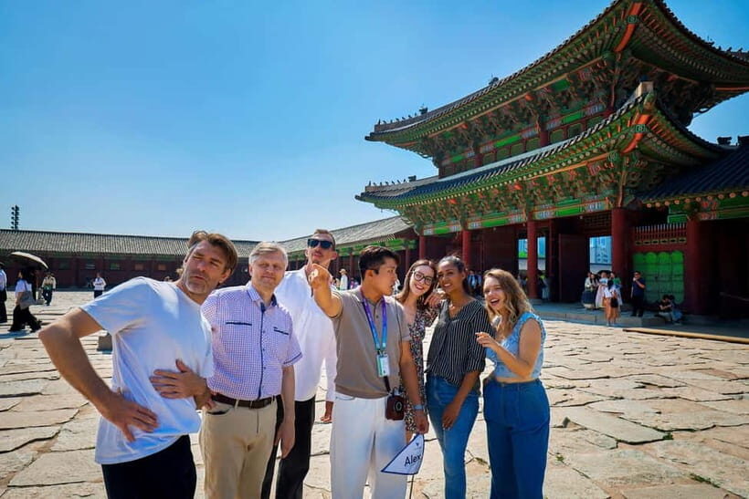 Seoul: Gyeongbok Palace, N Tower, & Local Market City Tour - Gyeongbokgung Palace and the Changing of the Guard ceremony