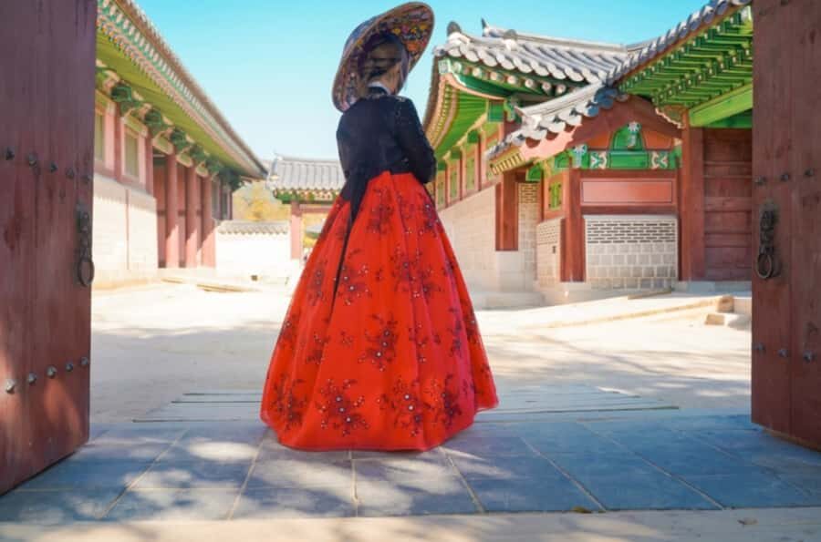 Seoul: Gyeongbokgung / Hanok Village / N Seoul Tower - From your Seoul hotel to palace time, without the map stress