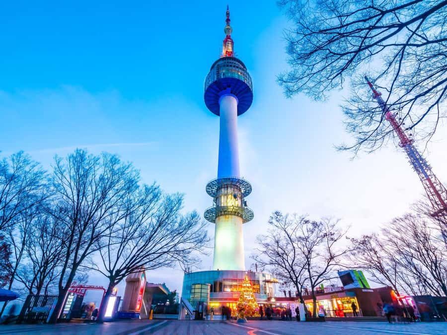 Seoul: Gyeongbokgung / Hanok Village / N Seoul Tower - N Seoul Tower by cable car: big views with one main trade-off