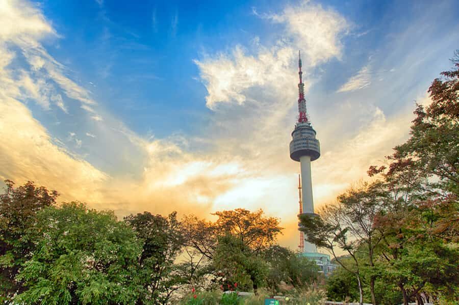 Seoul: Gyeongbokgung / Hanok Village / N Seoul Tower - Gyeongbokgung Palace and hanbok: how to make the most of the gates