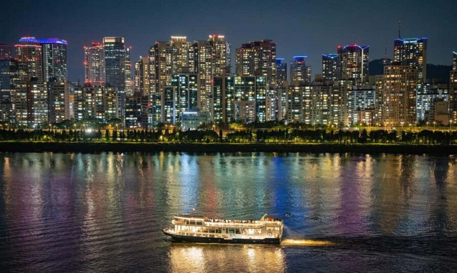 Seoul: Han River Night Picnic & Games with Cruise - Why Yeouido at Night Works: Picnic + Games + Seoul Lights