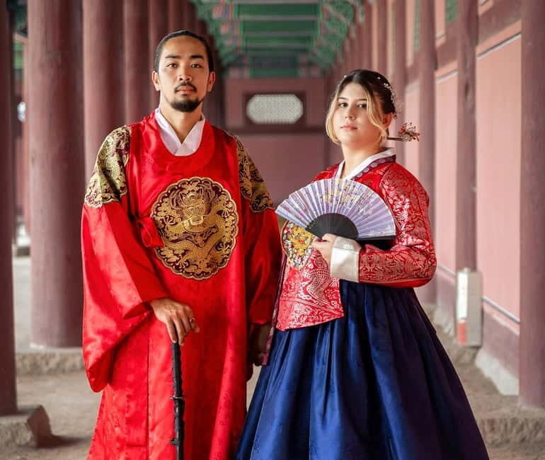 Seoul: Hanbok Photo Tour at Gyeongbokgung Palace - 1,500+ Hanbok Choices and the Real Value of a Private Fit