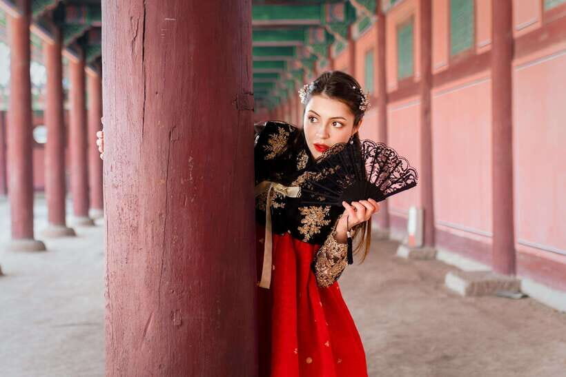Seoul: Hanbok Rental with Gyeongbokgung Palace Entry - Hairstyling and Accessories: Worth It, But Time It Carefully