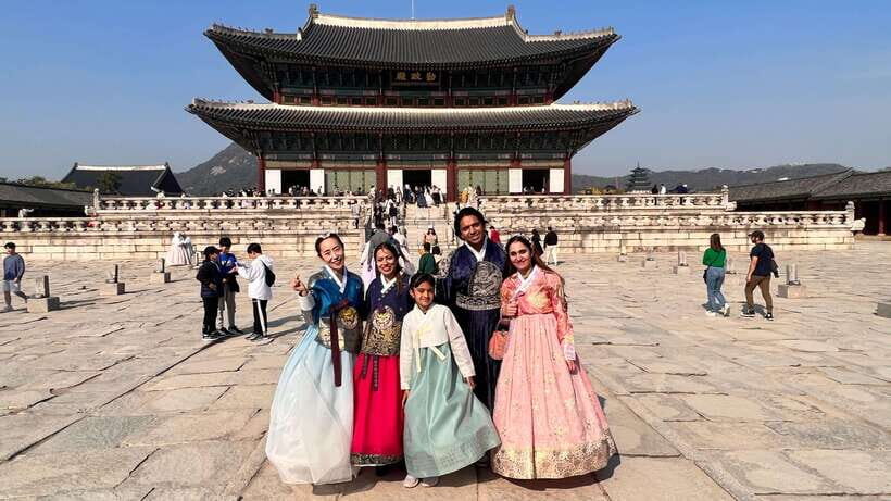 Seoul Highlights: Gyeongbok Palace, Insadong & N Seoul Tower - Insadong Free Time: Lunch, Tea Houses, and Artisan Streets
