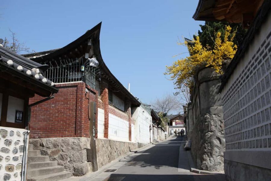 Seoul: Highlights of Seoul Half-Day Tour - Gwangjang Market: The Perfect End for Snacks and Fuel
