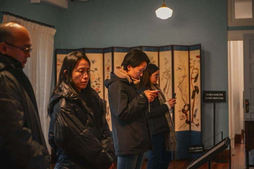 Seoul History Tour: Dark Past & Market Street Flavors - Who this Seoul dark past and market-food tour fits best