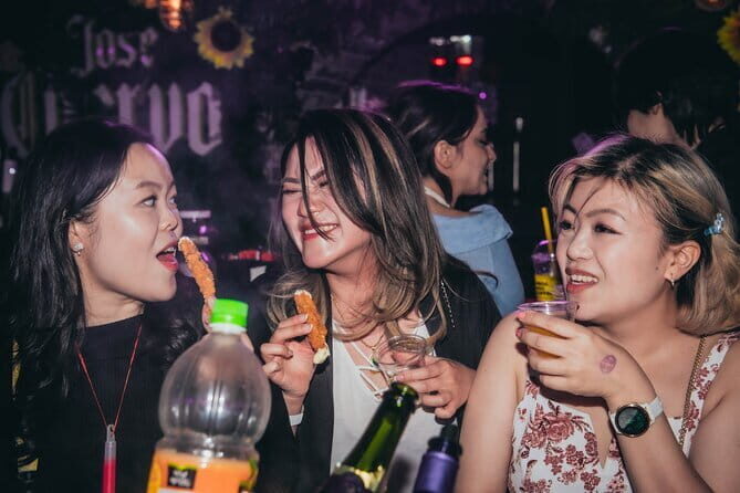 Seoul: Hongdae Premium Pubcrawl with Open Bottles - Stop 1: Lo-fi Café and Bar for a Cozy-Then-Party Start