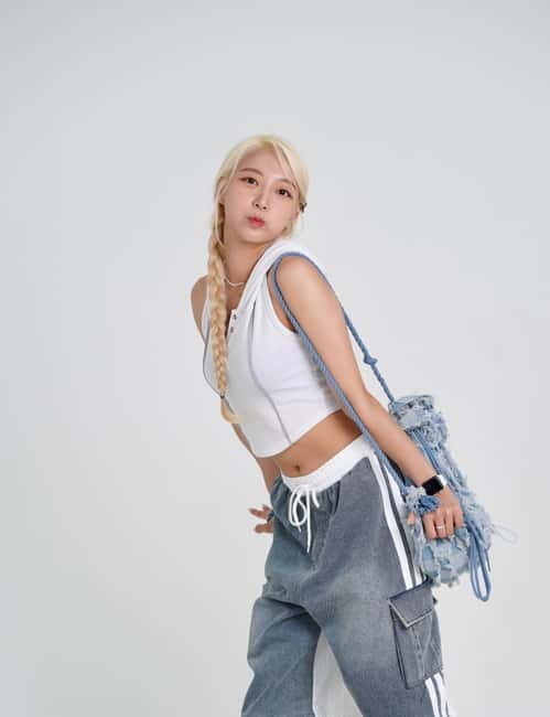 Seoul: K-pop Dance Class with a Professional in Hongdae - Inside the 90 Minutes: Warm-Up, Choreo Breakdown, Video Shoot