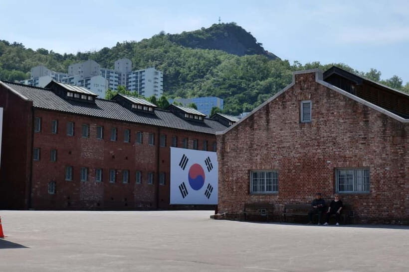 Seoul: Korea Dark History Tour at Seodaemun Prison - The guide makes (or breaks) the experience
