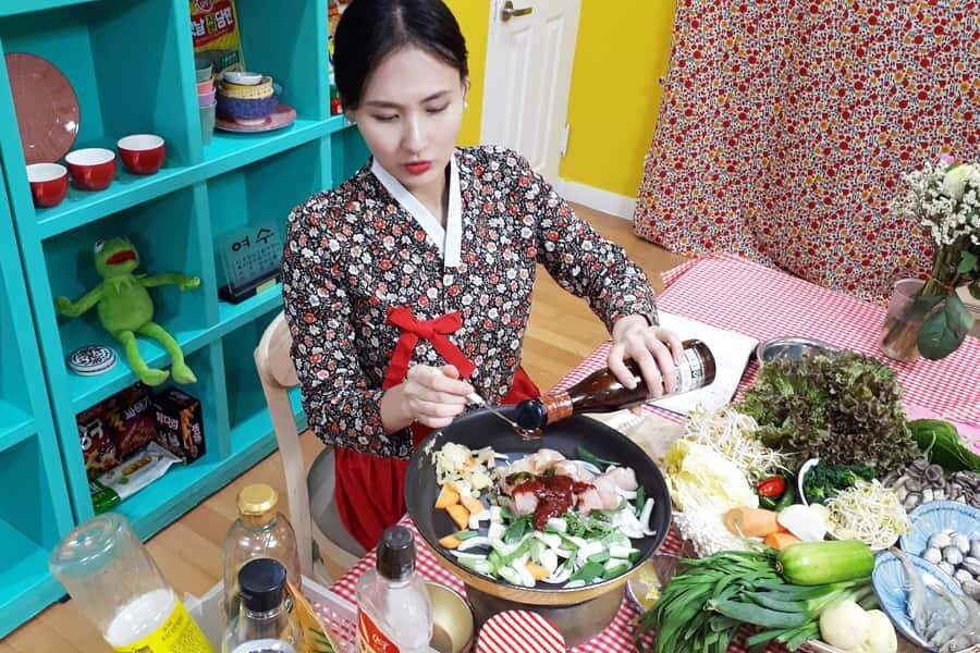 Seoul: Korean Cooking Class at a Local Home and Market Tour - Key highlights you’ll feel right away