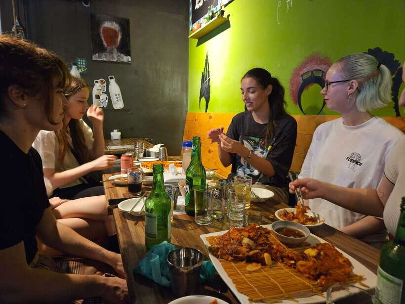 Seoul: Korean Drinking Games Night (non-drinkers welcome) - The Two-Hour Structure: What You Really Get in 2 Hours