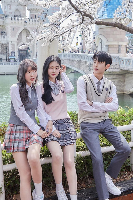 Seoul: Lotte World 1 Day Pass & Korean School Uniform Rental - Seoul’s Lotte World: the indoor Magical Land plan