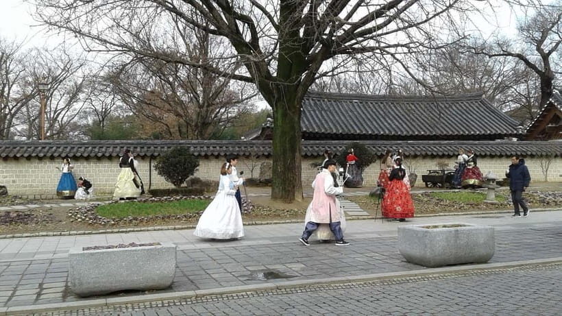 Seoul: Maisan Cherry Blossom and Jeonju Hanok Day Tour - Maisan cherry blossoms and the horse-ear mountains