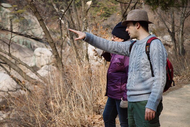 Seoul Mountain Hike: Temples, Folklore & Traditional Meal - Temple time: how the legends connect to place