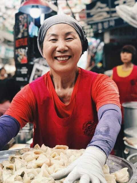 Seoul : Must-see & Hidden Gems Private Walking Tour - How the guide finds the right side streets for you