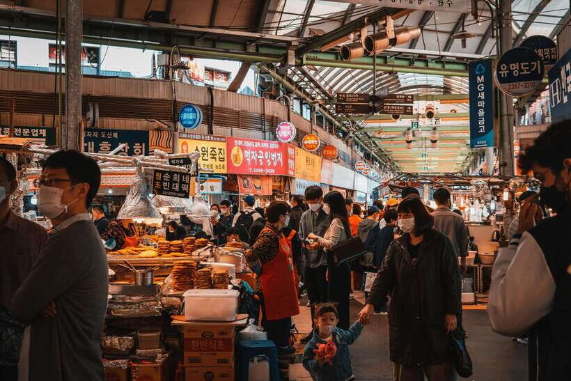 Seoul : Must-see & Hidden Gems Private Walking Tour - Hotel meet-up and how the guide builds your day