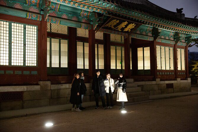 Seoul Night Palace & Market Food Tour with Vehicle - Who should book this tour (and who should think twice)