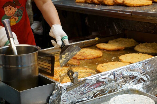 Seoul Night Tour (Gwangjang Market, Royal Palace and Naksan Park) - Who This Seoul Night Tour Fits Best