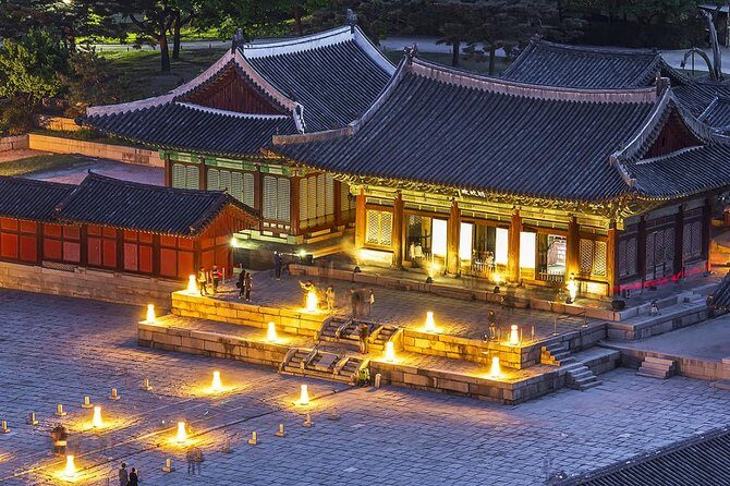 Seoul Night Tour (Gwangjang Market, Royal Palace and Naksan Park) - Changgyeonggung Palace at Night: Queens, Courts, and Softer Crowds