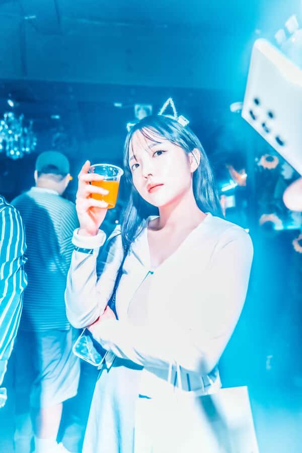 Seoul: Premium Pub Crawl with Open Bottles - Priority Entry and Reserved Space: The Real Money-Saver