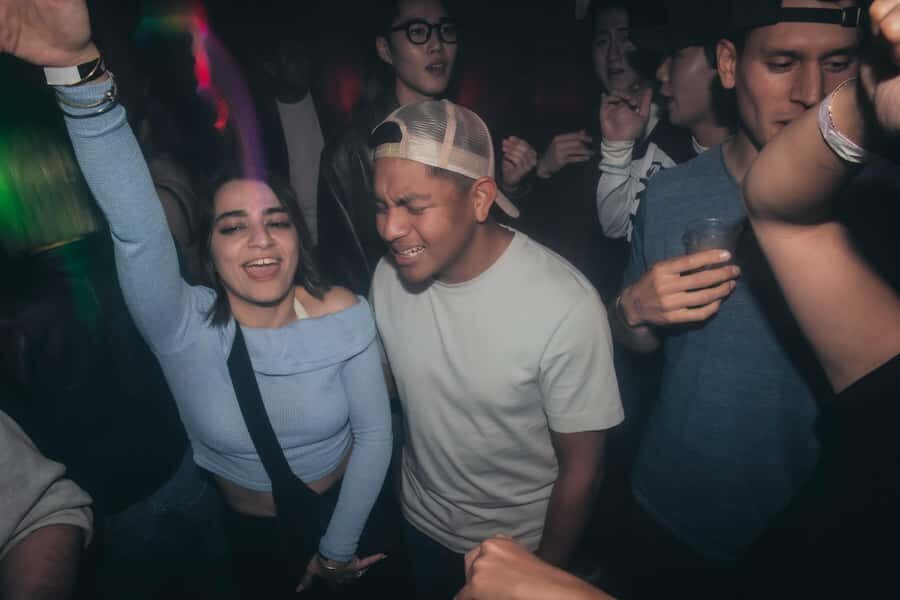 Seoul: Premium Pub Crawl with Open Bottles - Logistics That Matter: Shoes, ID, Age, and Getting Home