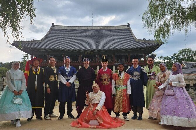 Seoul Private 4 Hour Tour with A Korean Buddy - Getting Around: Metro, Subway, Bus, Taxi, and Keeping It Stress-Free
