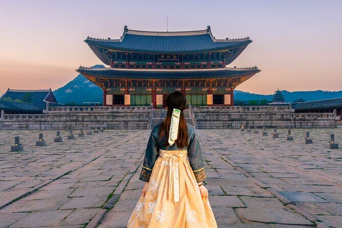 Seoul Private Tour: Palace, Bukchon, Insadong & Han River Cruise - First-timer Seoul, paced like a local day
