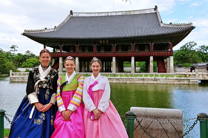 Seoul Private Tour with hidden gem of Seoul - N Seoul Tower: your 360-degree wrap-up view