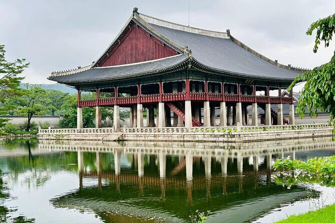 Seoul Private Tour with hidden gem of Seoul - Insadong: where traditions show up in shops and side streets