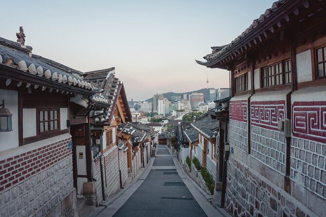 Seoul: Private Walking Tour with a Local - The walking portion: photo stops, scenic views, and the “why” behind what you see