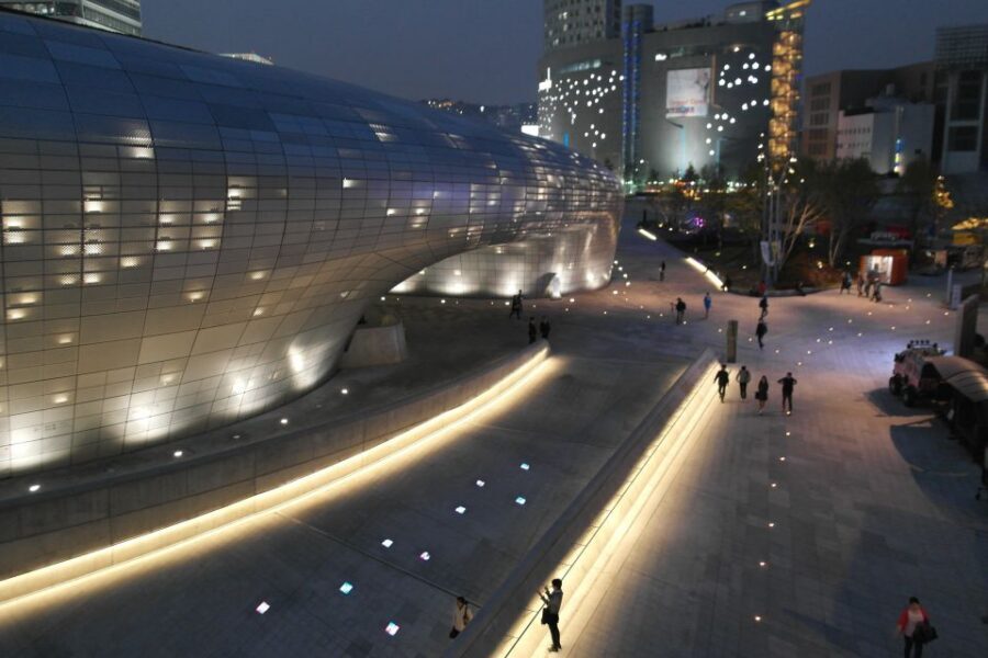 Seoul: Private Walking Tour with a Local - Secret gardens, markets, and street culture: what Seoul looks like beyond the postcards
