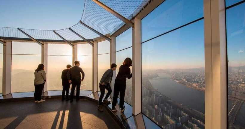 Seoul: Sky Lotte World Tower Ticket - The Sky Platform on the 118th: Glass-Floor Adrenaline
