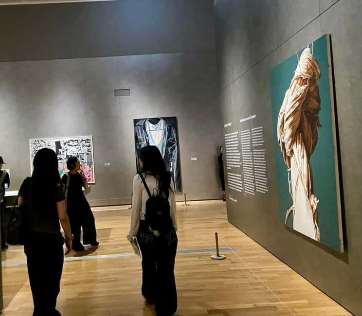 Seoul: Small Group Art & Architecture Guided Tour w/ Dinner - How the private car keeps a 5-hour art day realistic