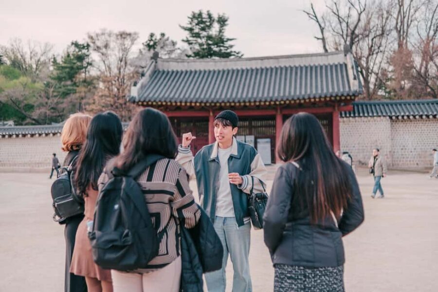 Seoul: Street Photoshoot and Hidden Gem History Walking Tour - Jongmyo Shrine: tradition, context, and respectful photography