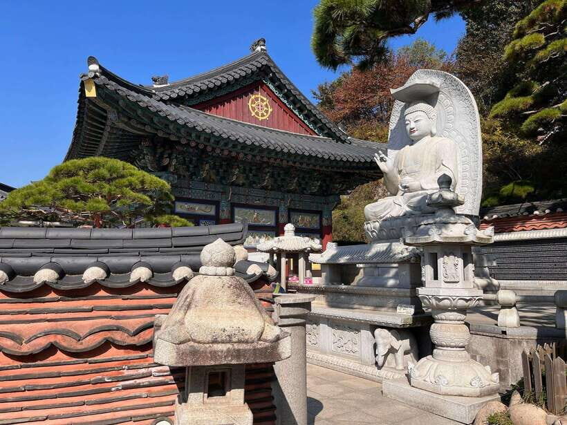 Seoul Sunrise & Sunset Hike + Temple & K-Food Adventure - What to bring (and what to skip) for an easier climb