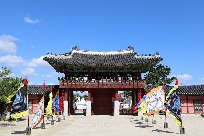 Seoul: Suwon Hwaseong & Waujeongsa & Starfield Heritage Tour - Hwaseong Haenggung Palace: A Royal Pause Inside the Fortress