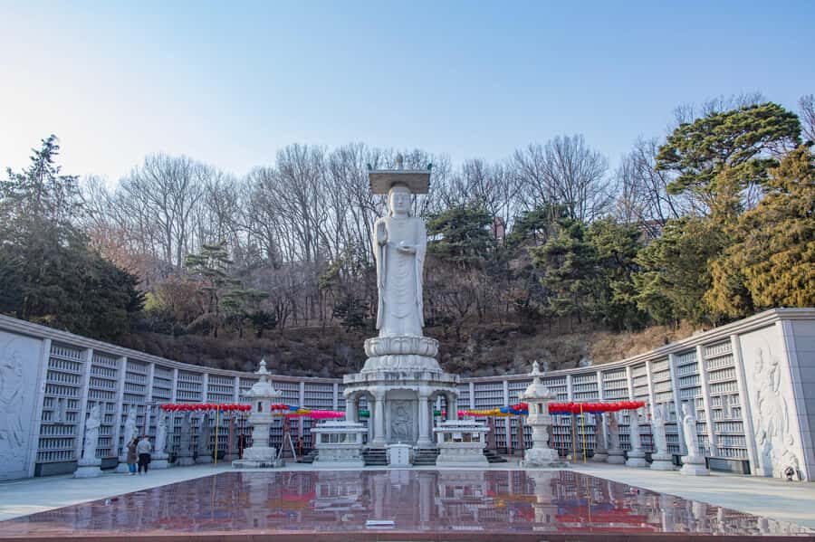 Seoul: Temple & Starfield COEX Mall Gourmet Tour in Gangnam - Value for $66: what you’re really paying for