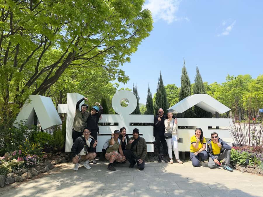 Seoul: Urban Nature Bike Tour along Han River - Seongsu-dong: the Brooklyn of Seoul (Plus a Hill Moment)