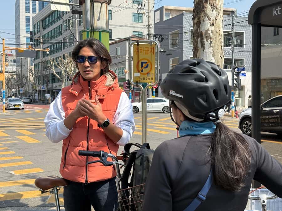 Seoul: Urban Nature Bike Tour along Han River - Local Market Time and Why It’s a Smart Stop