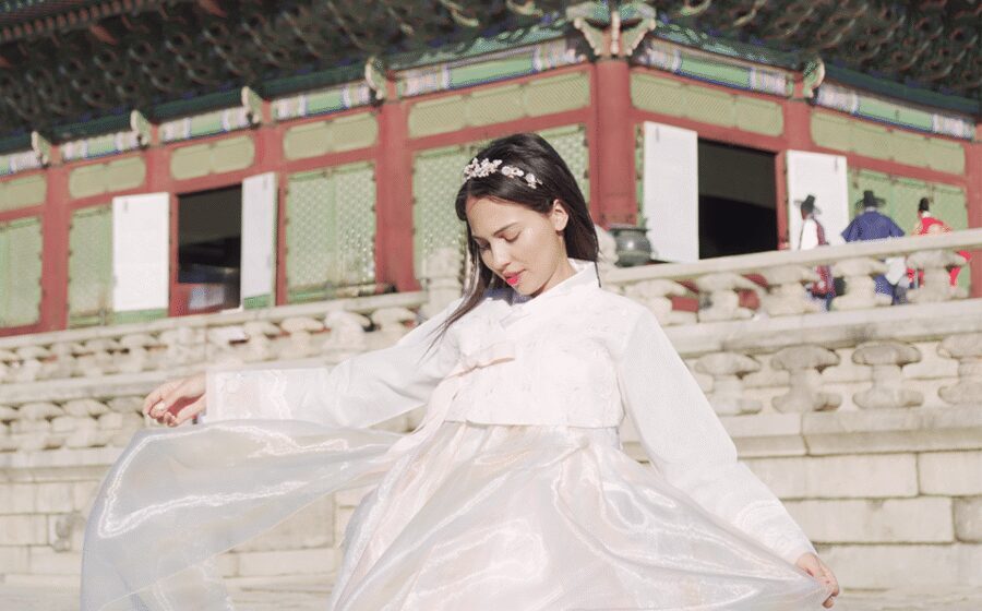 Seoul : Your Personal Photographer in Gyeongbokung - Language support: English, Arabic, French, and Korean