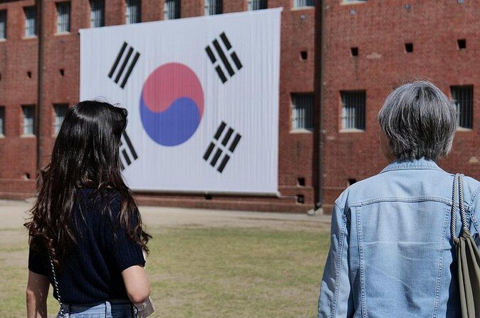 Seoul’s Hidden Dark History Guided Tour of Seodaemun Prison - The guide matters: 10+ years of Korean history storytelling