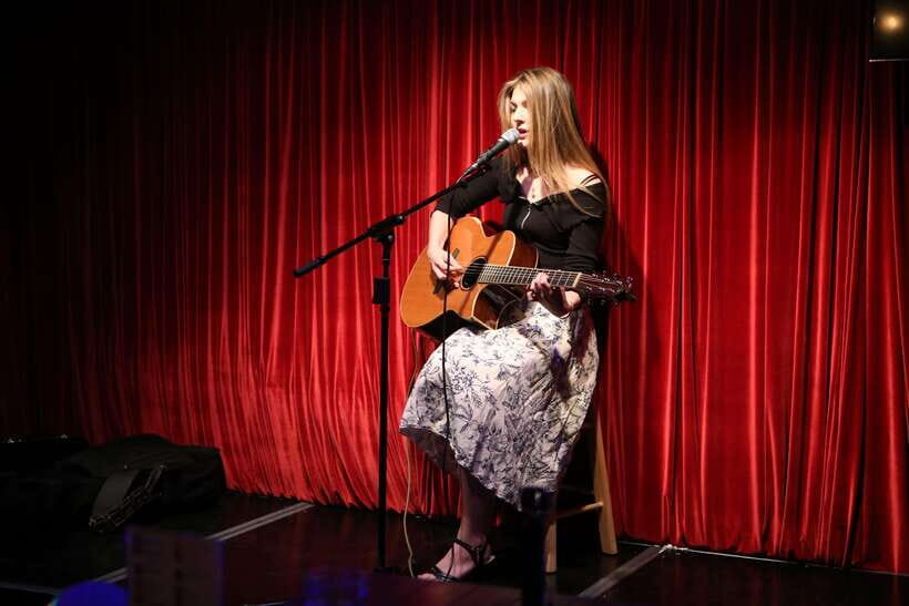 Seoul’s Stars: Open Mic with Local & International Talent - Who should book this open mic night (and who might not love it)