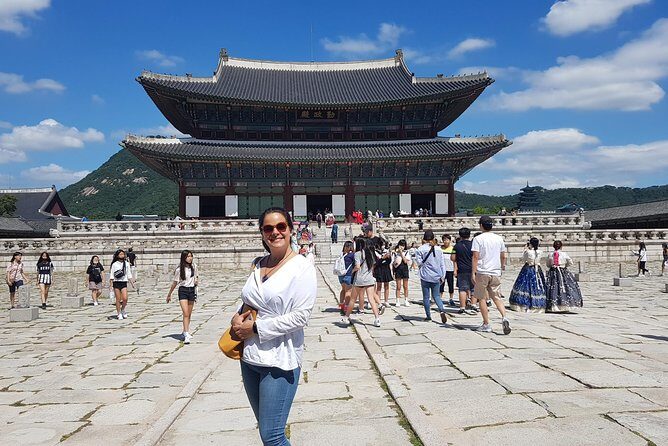 Signature Seoul : Netflix Sites, Street Food & N Seoul Tower - Jogyesa Temple and the Presidential Blue House pass-by