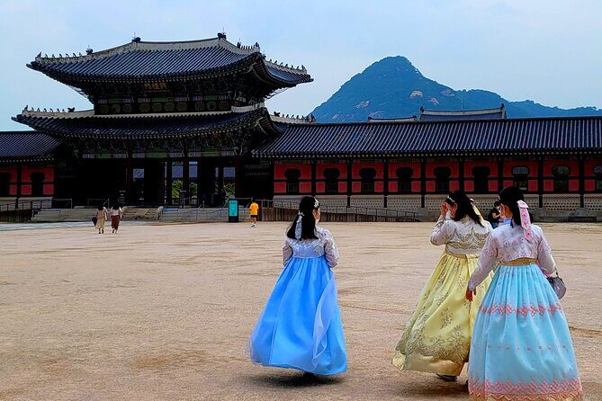 (Small Group) Palace & Seoul Old Town Highlights - Insadong: traditional goods, tea houses, and an easy first warm-up walk