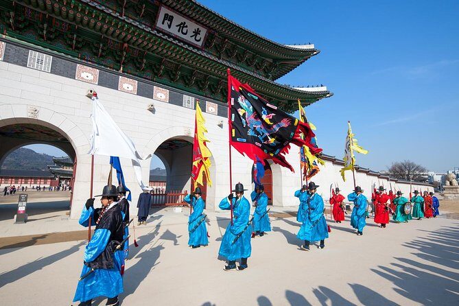 Small Group Seoul Highlight Tour opt. Hanbok & Tea Ceremony - Hanbok Rental at 3355 and How to Make the Most of Palace Photos
