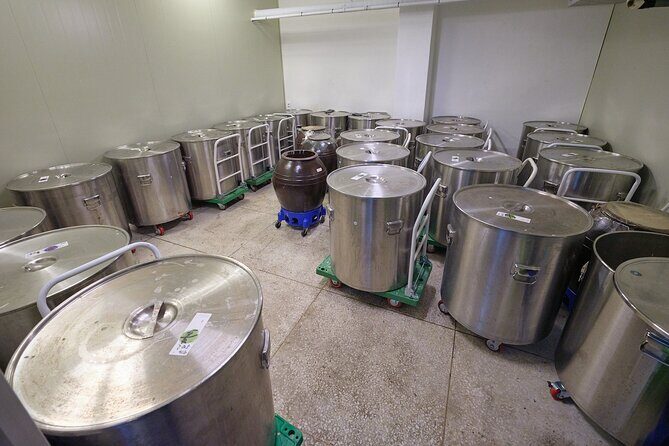 Soju Tasting at Distillery - story of 3 pigs - The Joseon-era soju story, plus the 3 pigs thread