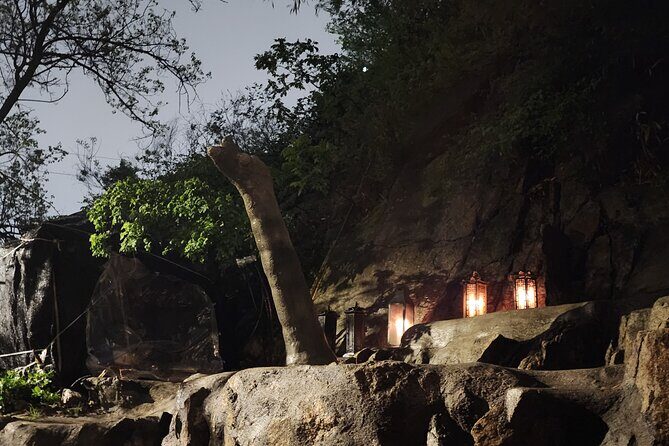 Spiritual Adventure : Into Inwangsan and Korean Shamanism - Starting at Dongnimmun: Seoul to Inwangsan without wasted time