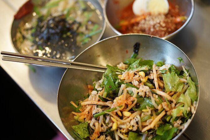 Street Food Fiesta in Namdaemun Market - The guide experience: EJ’s strength and a real-world caution