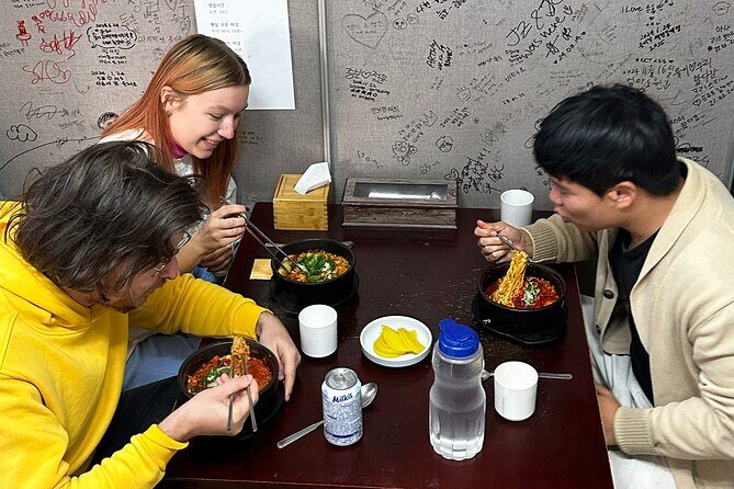 Street Food Tour in Jongno, Heart of Seoul - Stop 5: Bukchon Hanok Village, finishing in traditional alleyways